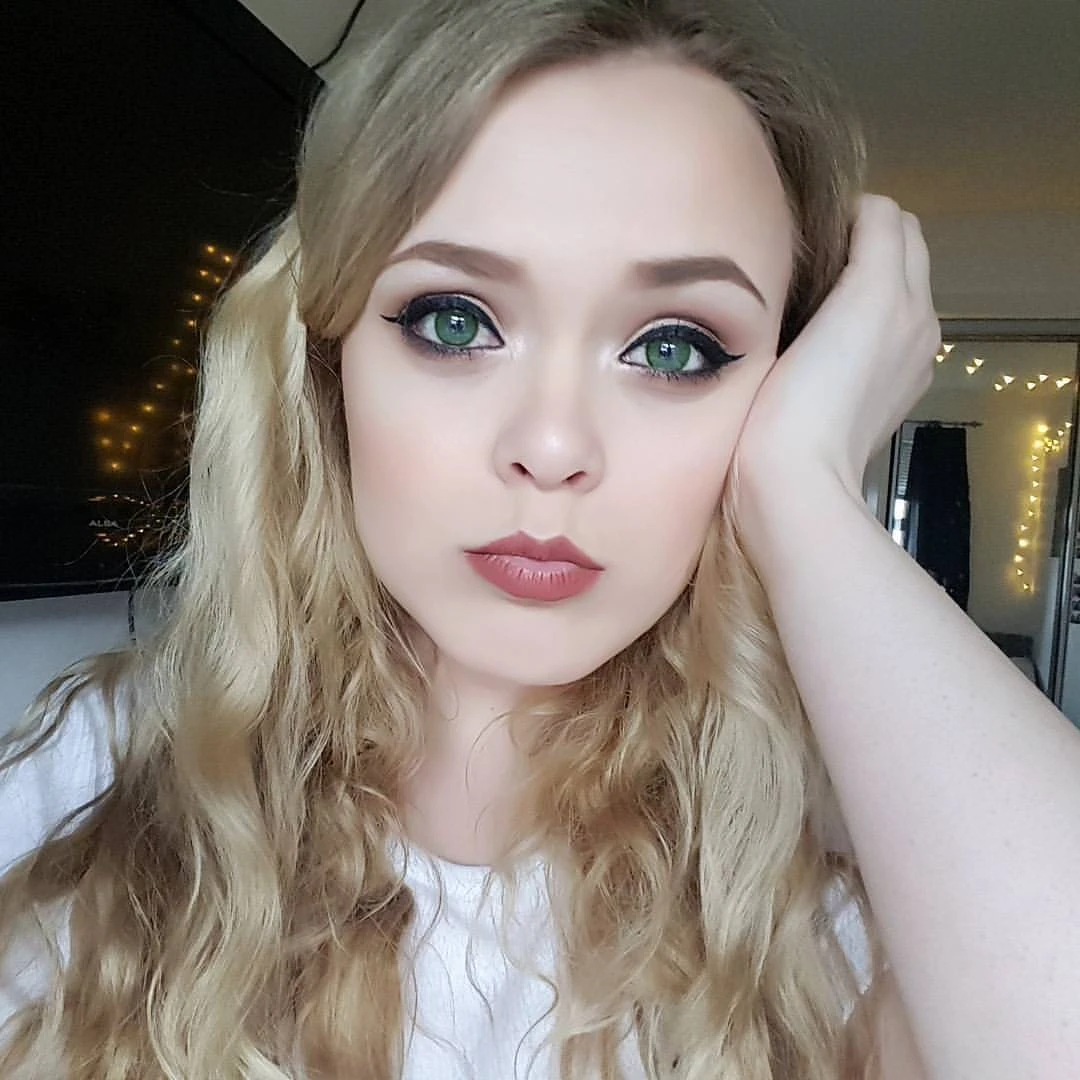 Regents Green Natural Coloured Contact Lenses(Regents Green) 6 Regents Green Natural Coloured Contact Lenses(Regents Green) - Image 4